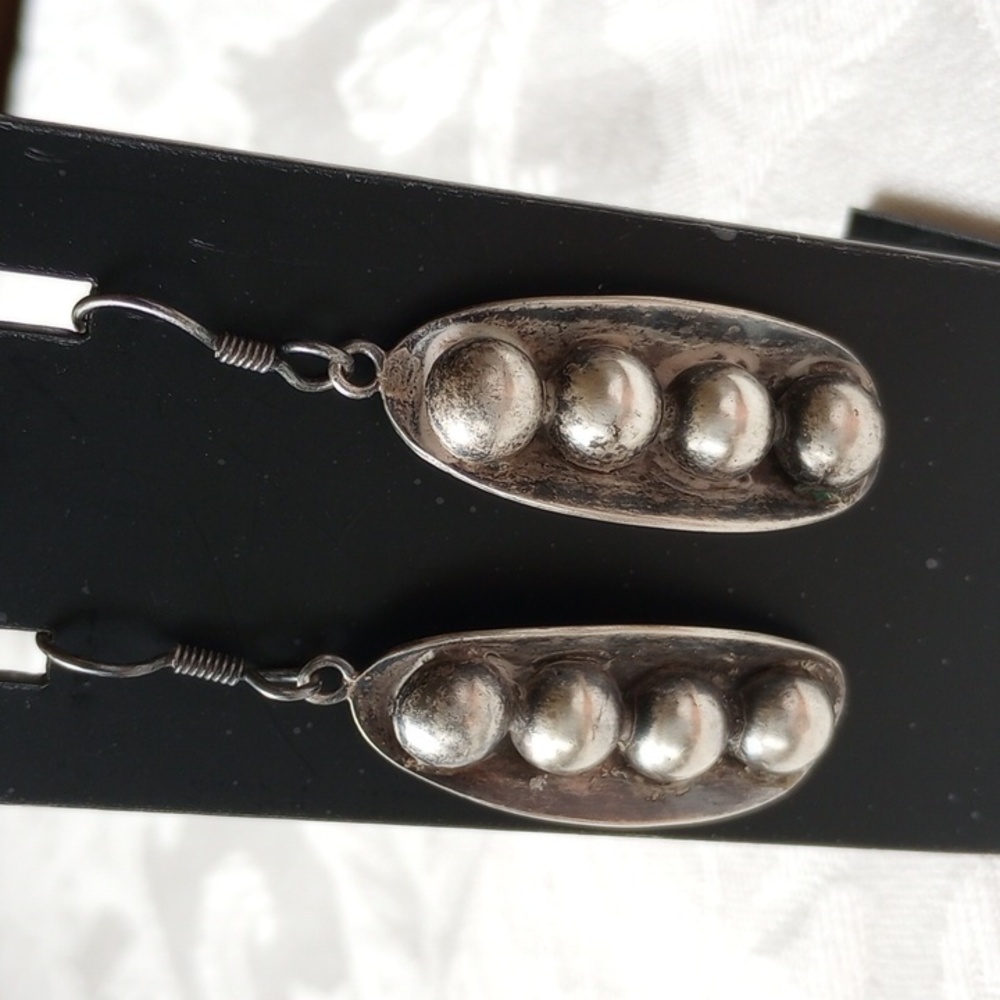 Vintage Taxco Sterling Silver 925 peapod hook earrings